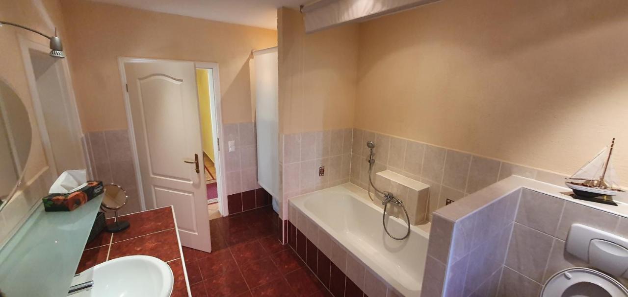 Ferienhaus Fichtenwalde, 160M², 3 Sz, 2 Baeder, Bis 6 Personen, Garten, Vdsl Bagian luar foto